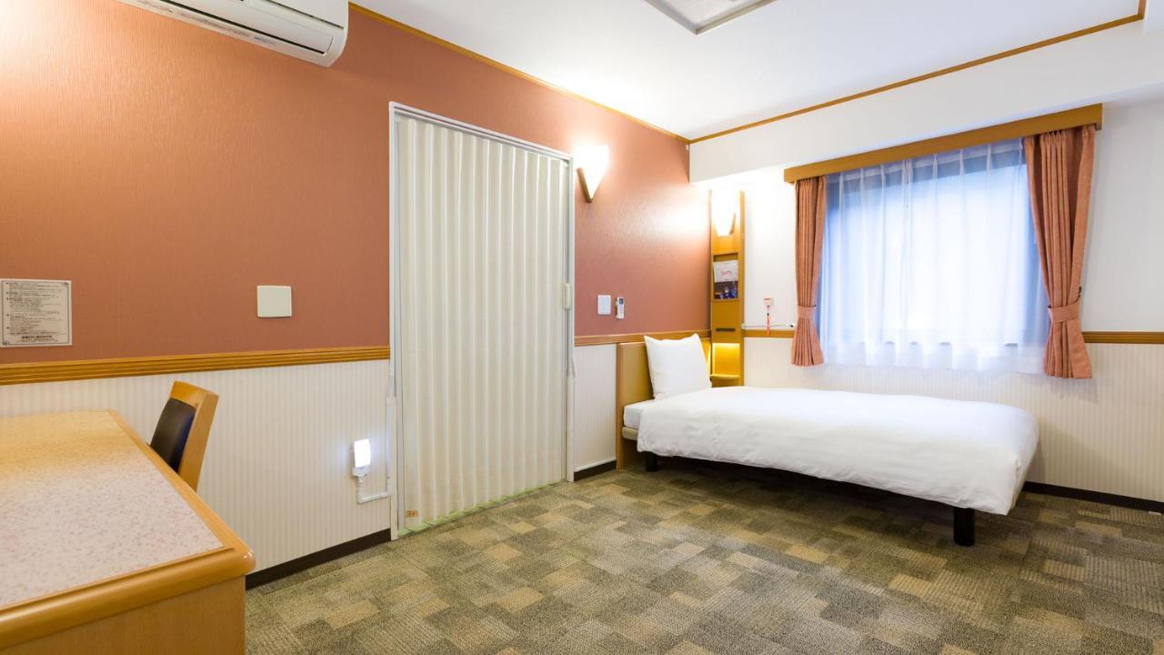 Toyoko Inn Shin-Yokohama Ekimae Honkan מראה חיצוני תמונה