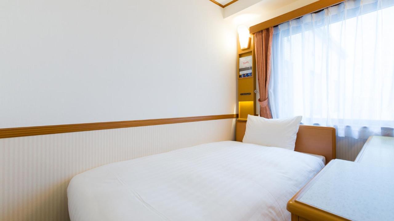 Toyoko Inn Shin-Yokohama Ekimae Honkan מראה חיצוני תמונה