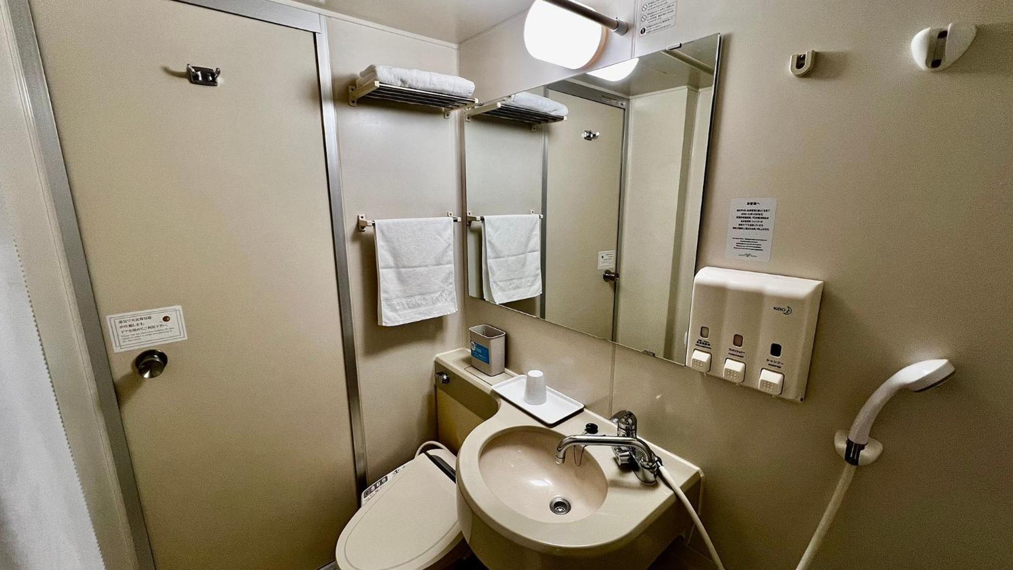 Toyoko Inn Shin-Yokohama Ekimae Honkan מראה חיצוני תמונה